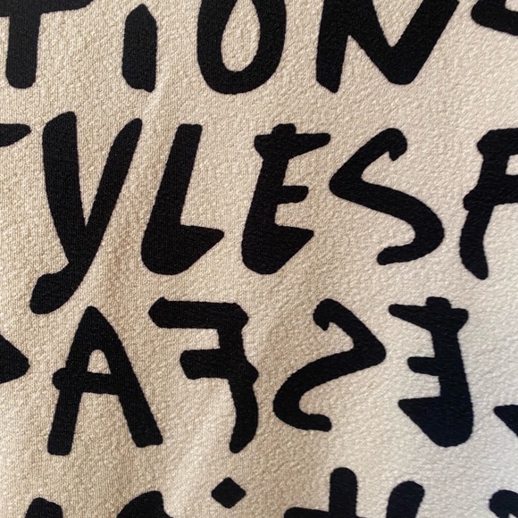 SHEIN Curve White Jacket with black Graphic Letters - Picture 4 of 14